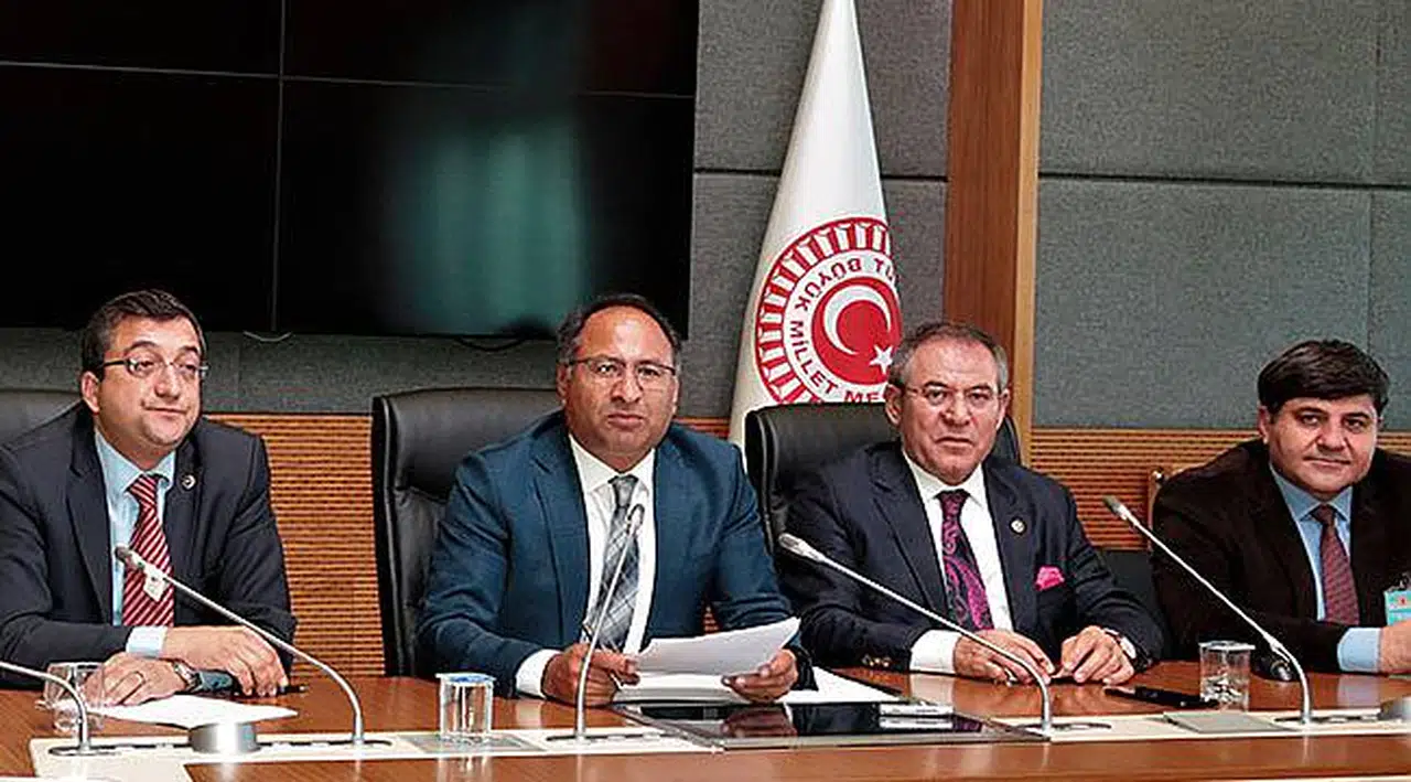 CHP Milletvekili Özcan Purçu TBMM'de Öğrencilerle Buluştu
