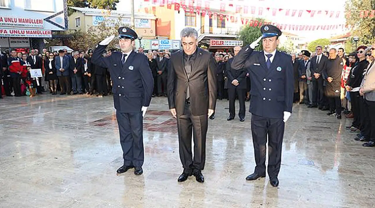 Güzelbahçeliler Atasını Andı