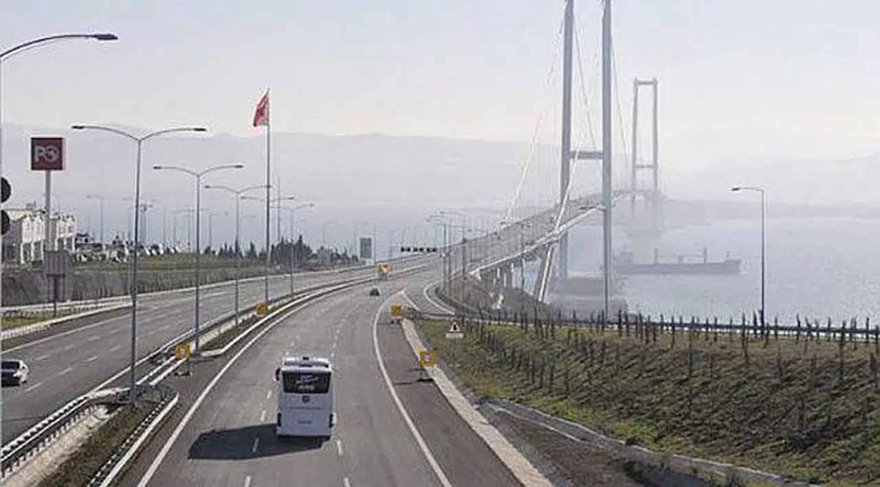İzmirli Ambulans Şoförlerine Köprü Cezası