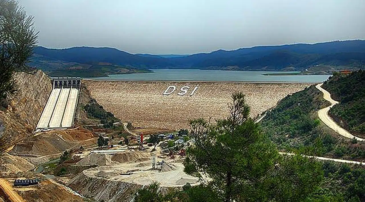 'Şehzadeler Şehri Manisa'yı Su Yapıları ile İhya Ediyoruz'