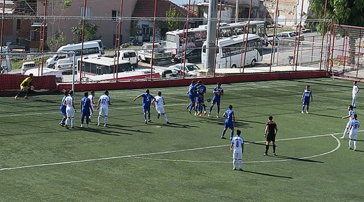 Yamanlar Esen Spor 3 - Foça Belediyespor 0