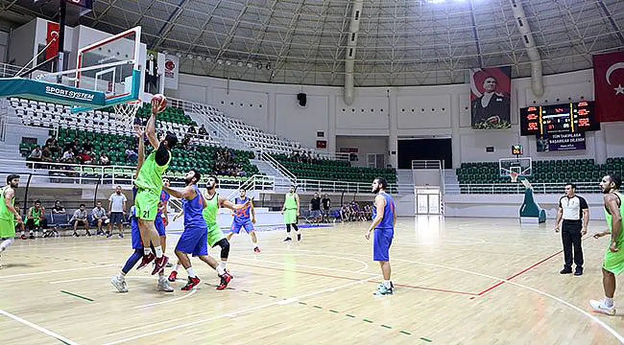Bornova Belediyesi Basketbol Takımı Başarıya Doymuyor