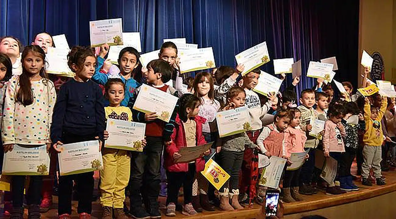 Çocuk Kulübü Üyeleri Tiyatro’da Buluştu