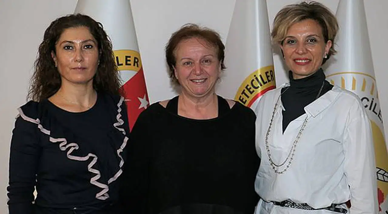 İş Dünyasında YenidenBiz