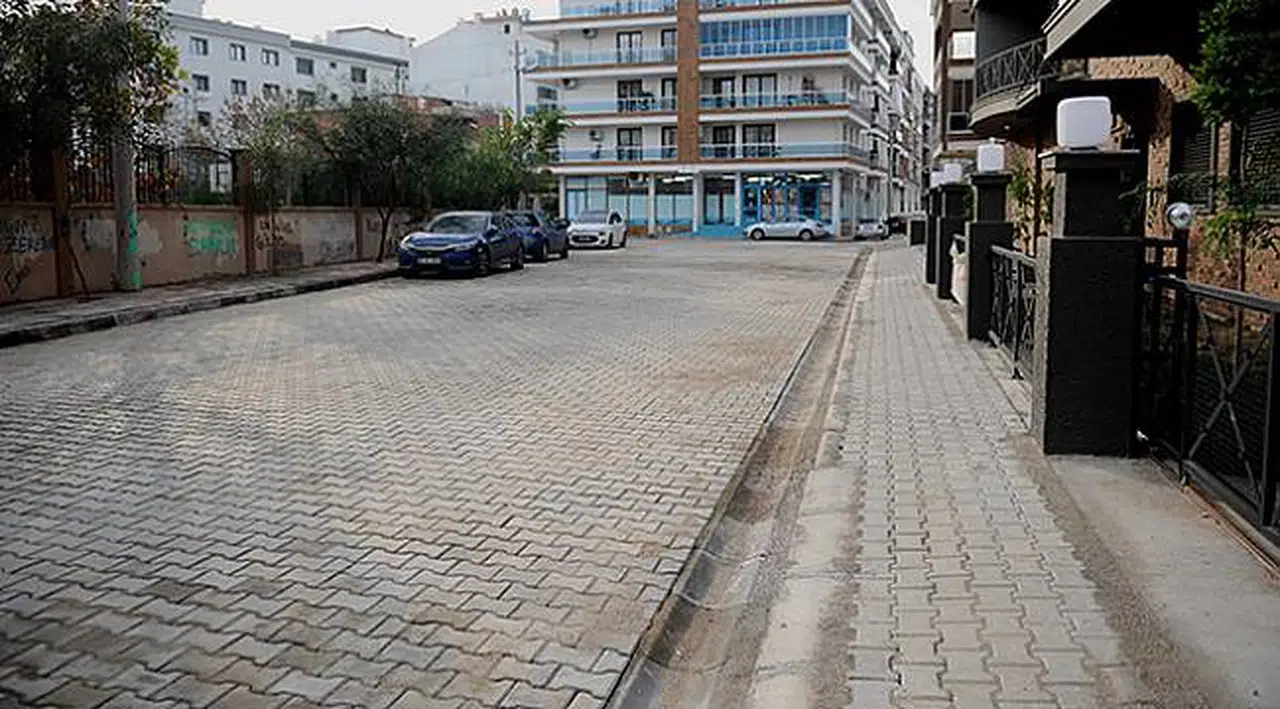 Karşıyaka Adım Adım Yenileniyor