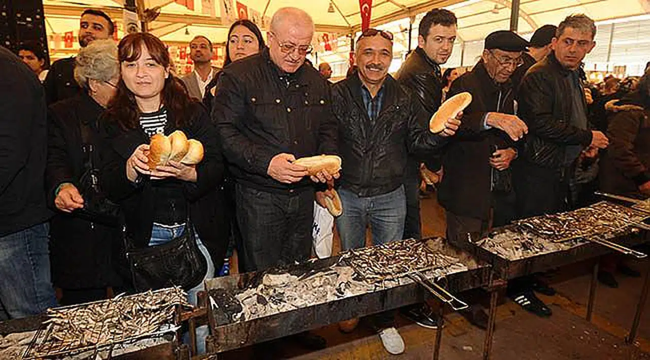Karşıyaka Hamsi Şöleni 10 Yaşında