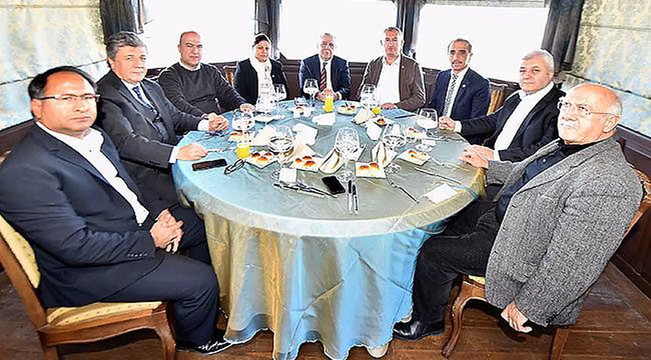 Kocaoğlu milletvekillerini topladı... Kimler var kimler yok?