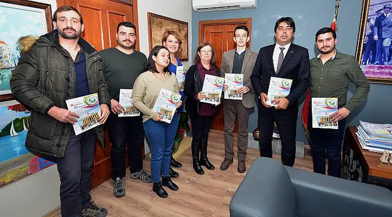Bağarası Gençlik ve Dayanışma Derneği, Foça Belediye Başkanlığı’nı Ziyaret Etti