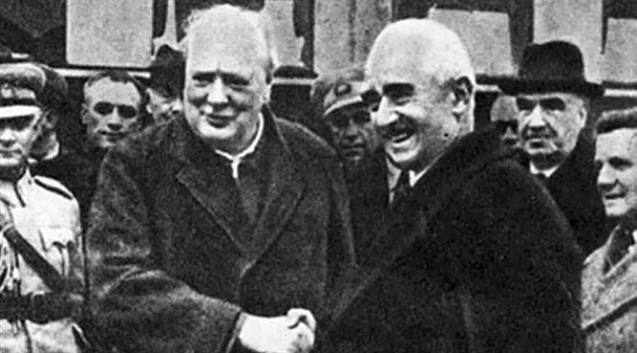 İnönü ve Özal'ın eşyaları çalındı