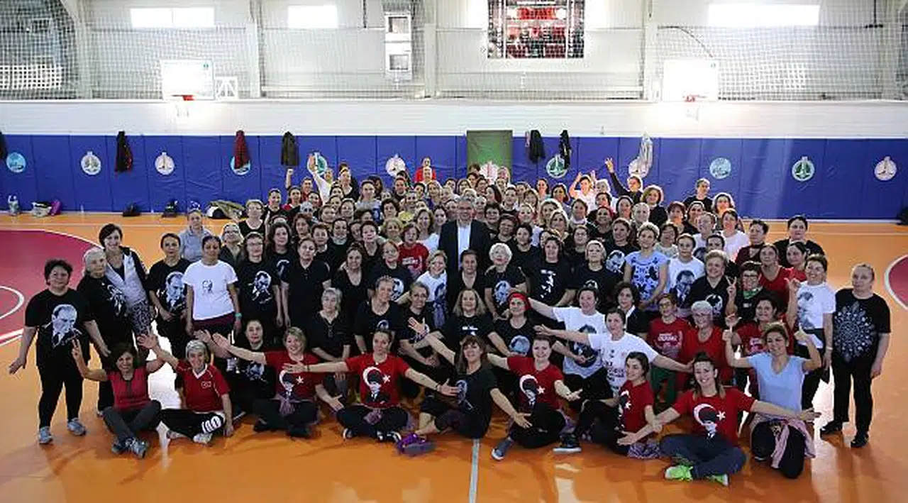 Kanserli çocuklar yararına zumba