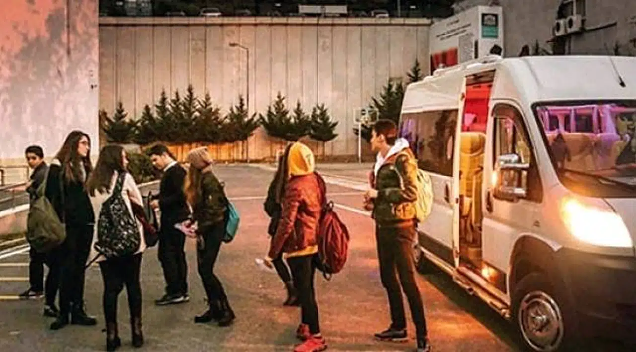 Aile Bakanlığı, 12 yaşından büyük öğrencilere sordu: Evli misin, neden çalışmıyorsun?