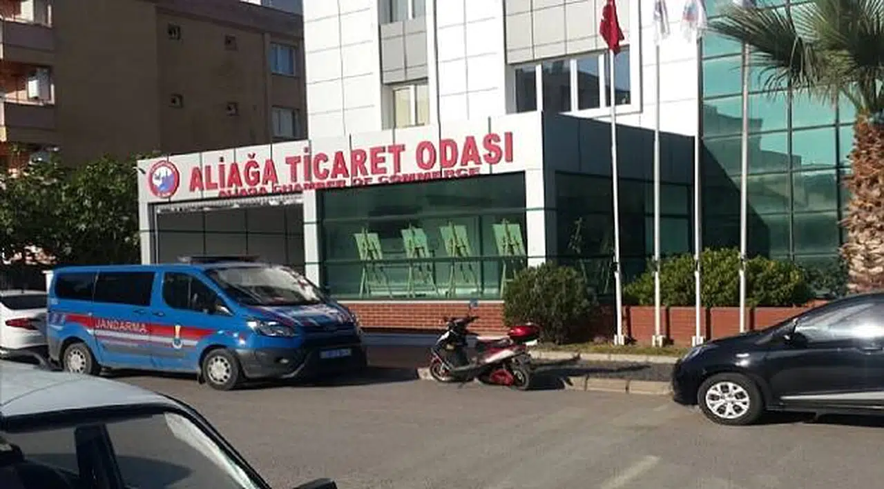İzmir'de flaş operasyon: Ticaret odası başkanına FETÖ gözaltısı!
