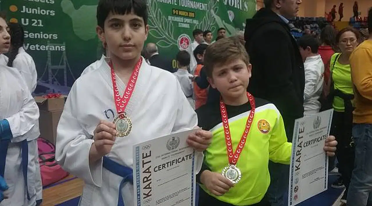 MİNİK KARATECİLER MADALYAYA DOYMUYORLAR