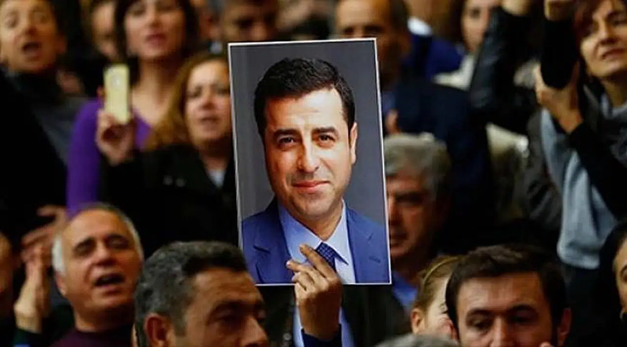"HDP'de taban Demirtaş'ın adaylığını istiyor; yönetim 30 Nisan'ı bekliyor"