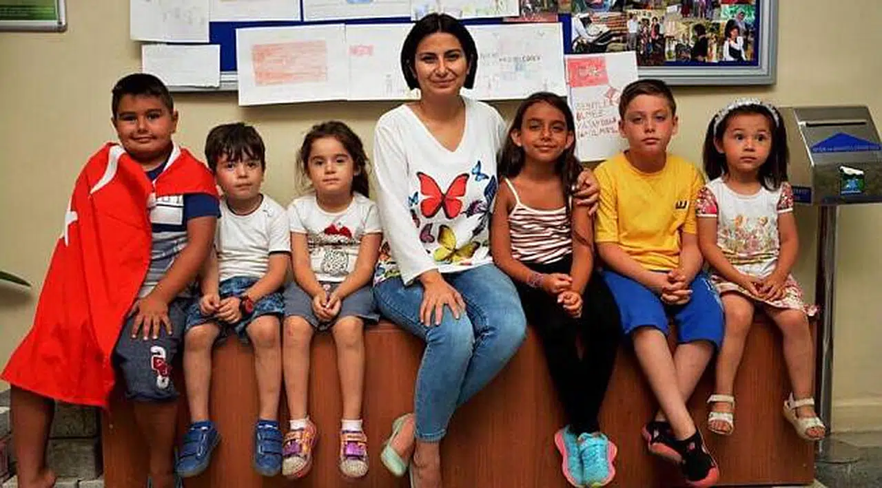 Kiraz Belediye Başkanı Saliha Özçınar'ın 23 Nisan Mesajı