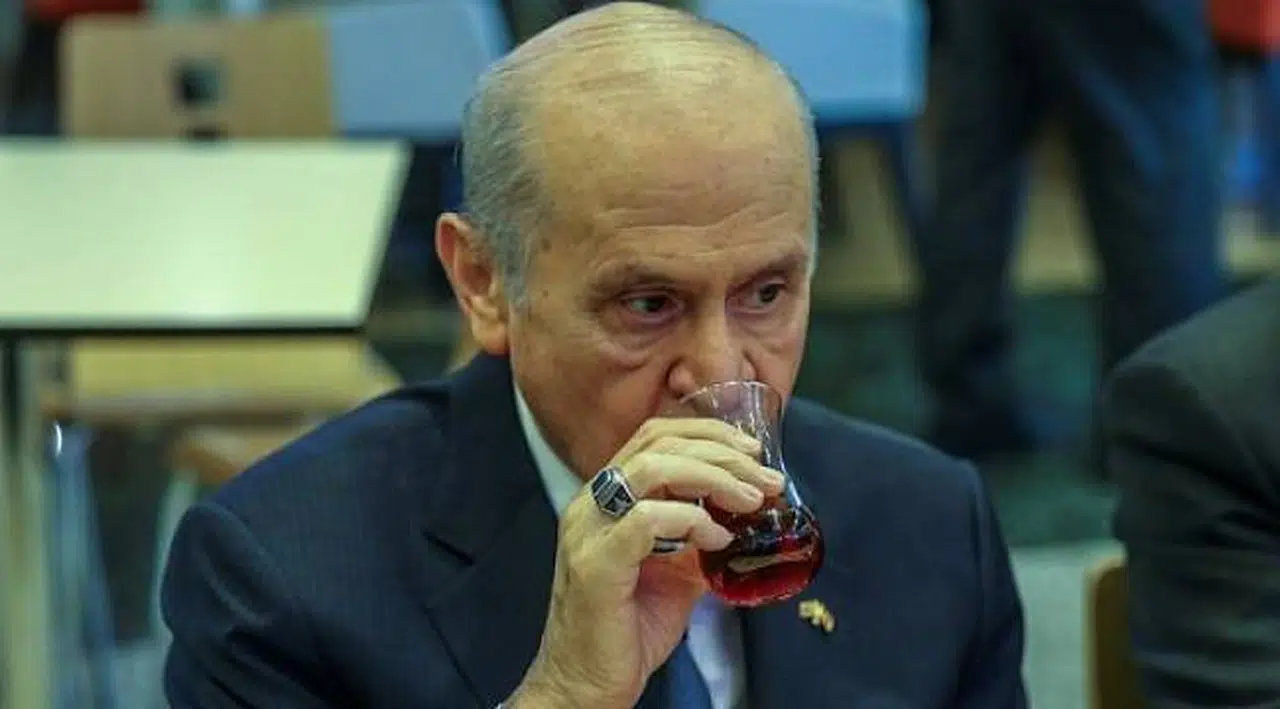 Kulis: Bahçeli, AKP'yle MHP'nin arası açılmasın diye erken seçim çağrısı yaptı