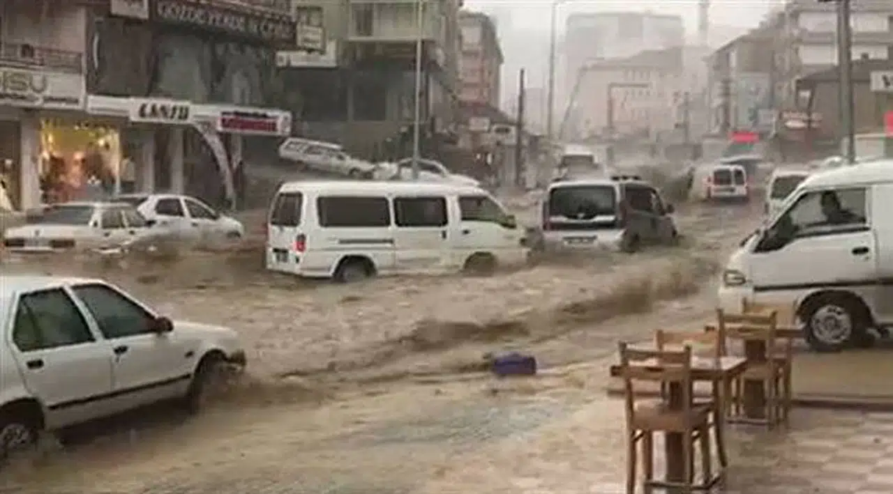 Ankara Valisi Topaca'dan zarar gören vatandaşlara çağrı: Zararlar karşılanacak!