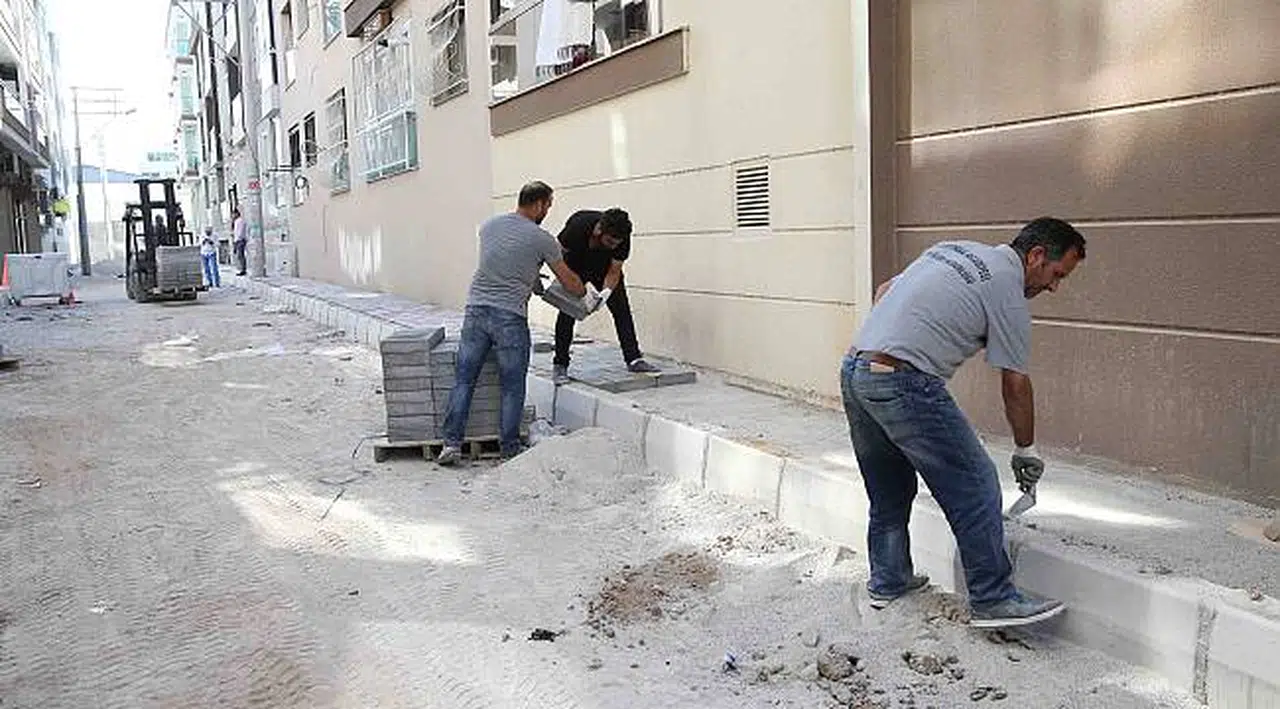 Cumhuriyet Sokakları Yenileniyor, Karşıyaka Güzelleşiyor