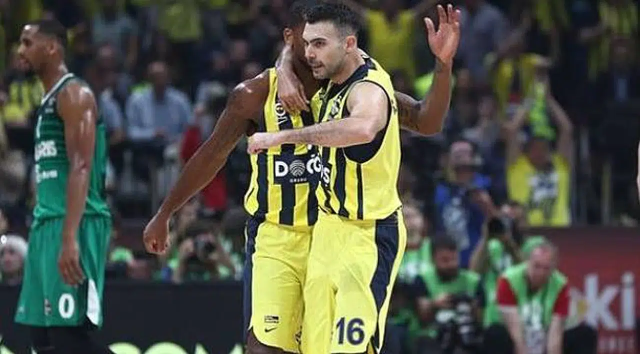 Fenerbahçe Doğuş finalde!