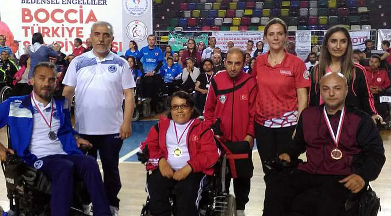 FOÇA BELEDİYESİ SPORCUSU, ENGELLİ BOCCİA’DA TÜRKİYE ŞAMPİYONU OLDU