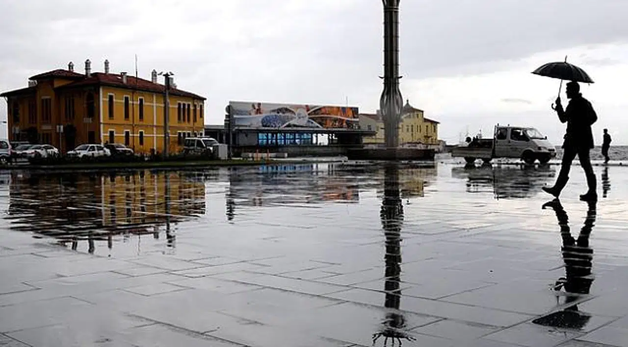 İzmir Valiliği'nden sel uyarısı