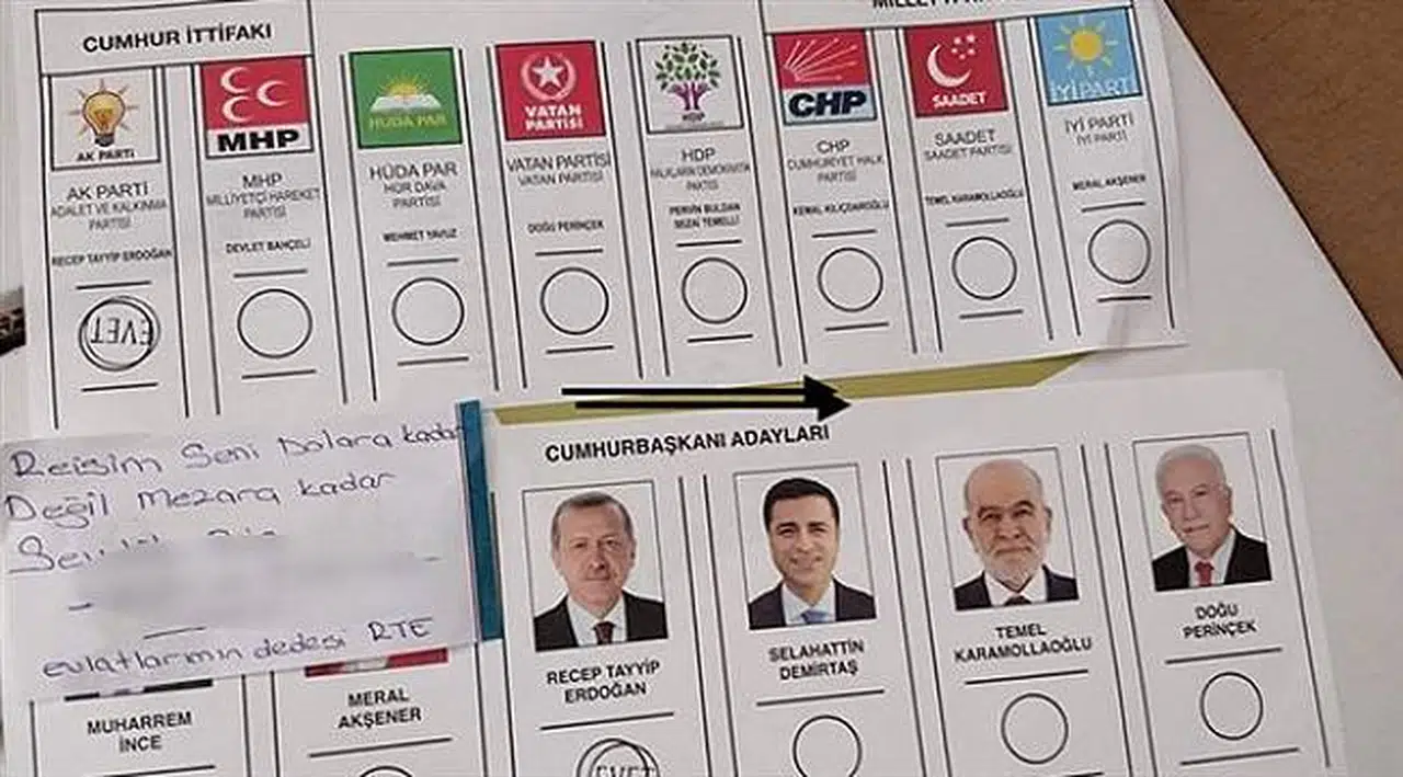 AK Parti ‘mühürlü’ oy pusulası dağıtıyor iddiası