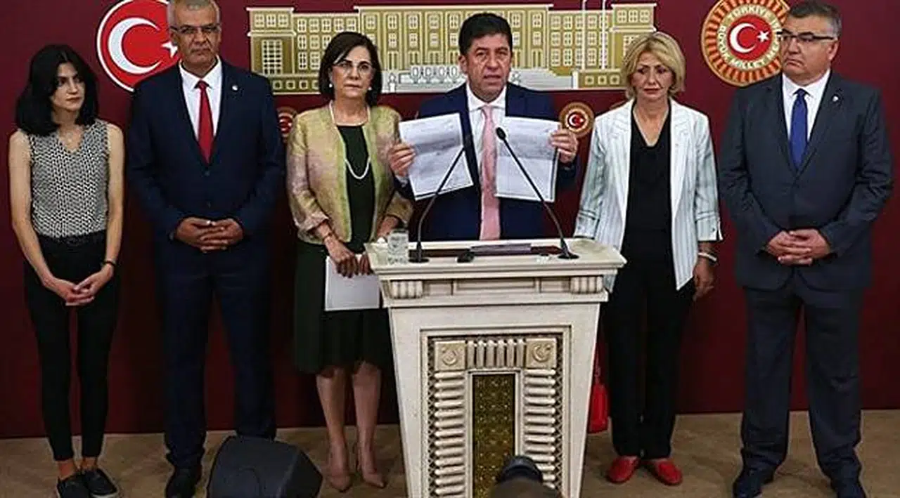 CHP'li Tüzün'den kafa karıştıran imza sayısı açıklaması!