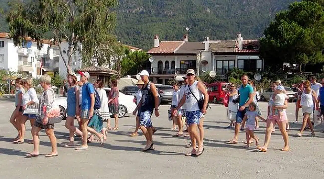 Antalya'ya gelen yabancı ziyaretçi sayısı artıyor