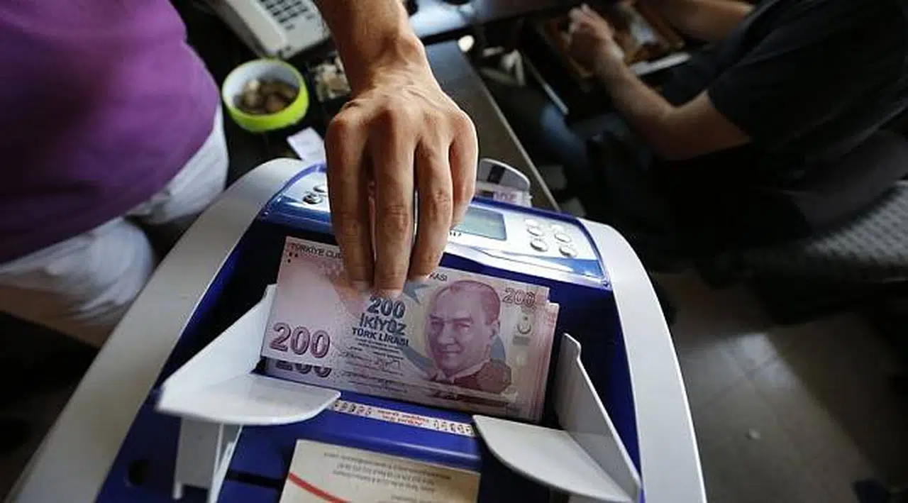 Bankacılık sektörünün kredi hacmi azaldı