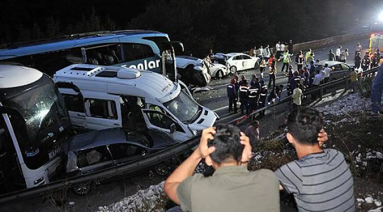 Bayram tatilinin ilk günündeki trafik kazalarında 19 kişi hayatını kaybetti
