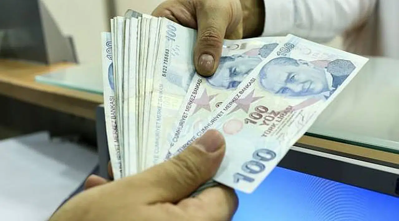 Petrol ve enerji devi Türk lirasına destek için 2 milyar doları Türkiye'ye yatıracak