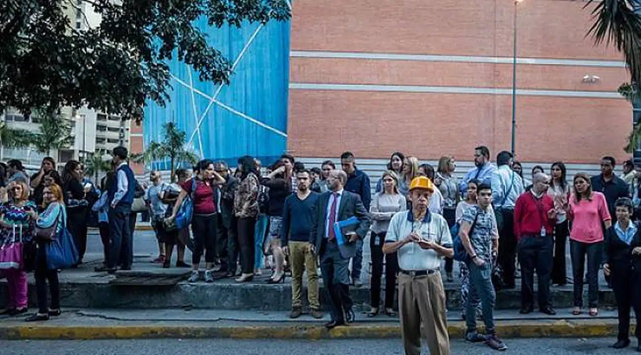 Venezuela 7.3 büyüklüğünde depremle sarsıldı
