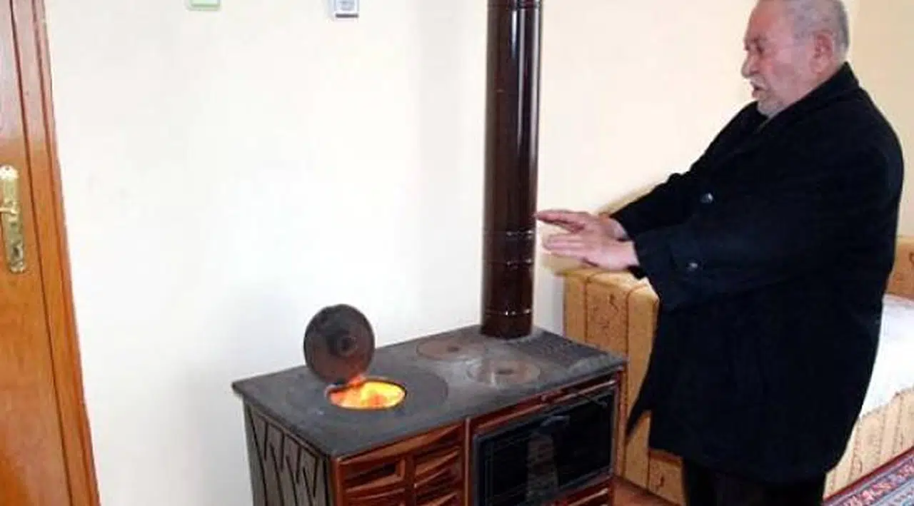 Yaz ayında 30 derece sıcakta, palto ile soba başında: Hep üşüyorum