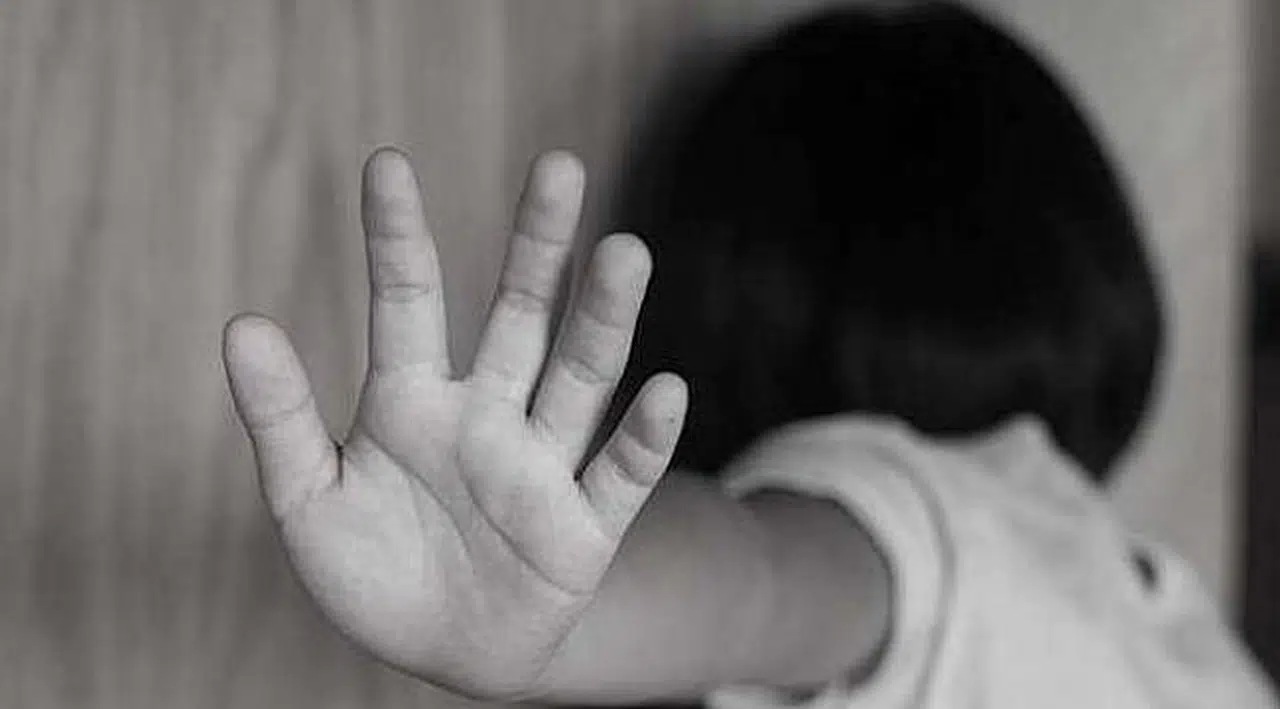 17 yaşındaki lise öğrencisi, babasının istismarından polise sığınarak kurtuldu