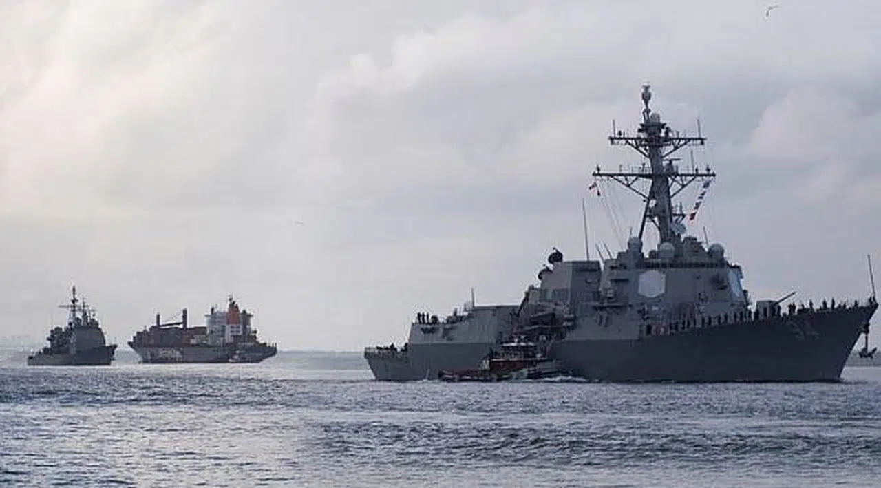 Amerika'da Florence alarmı! 30 savaş gemisi kasırgadan kaçtı