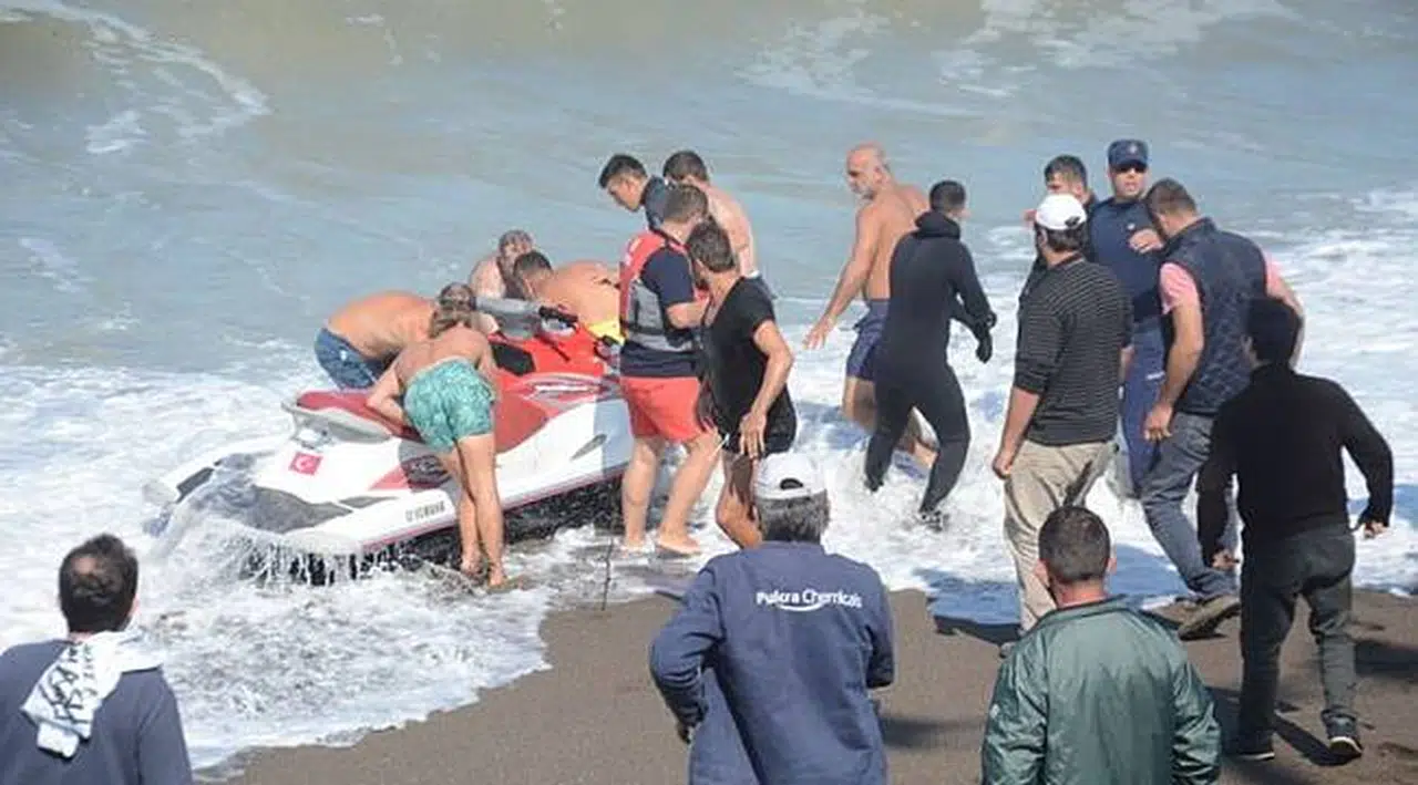 Aracıyla dereye düşen kişinin cesedi denizde bulundu