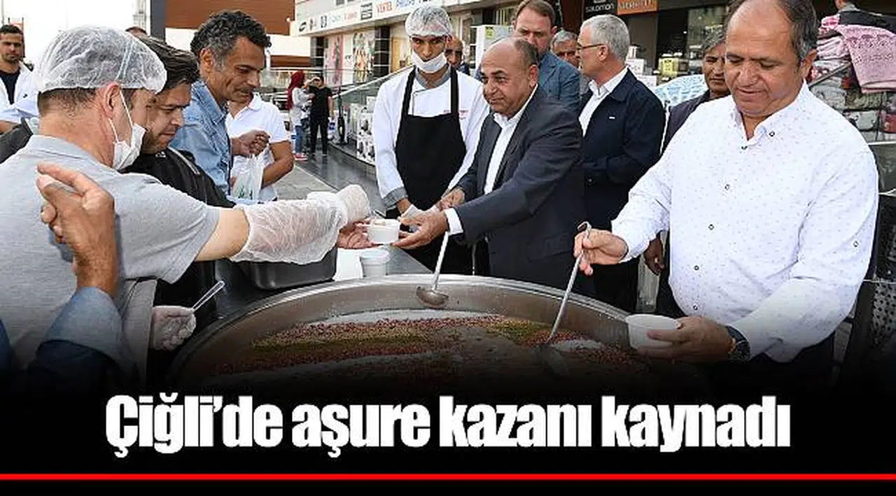 Çiğli’de aşure kazanı kaynadı