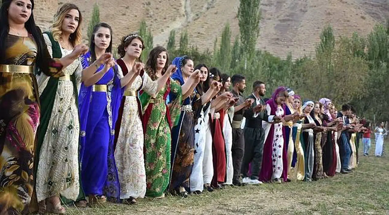 Şırnak Beytüşşebap'ta 3 gün 3 gece düğün! Geline 1 kilo altın, damada 230 bin lira...