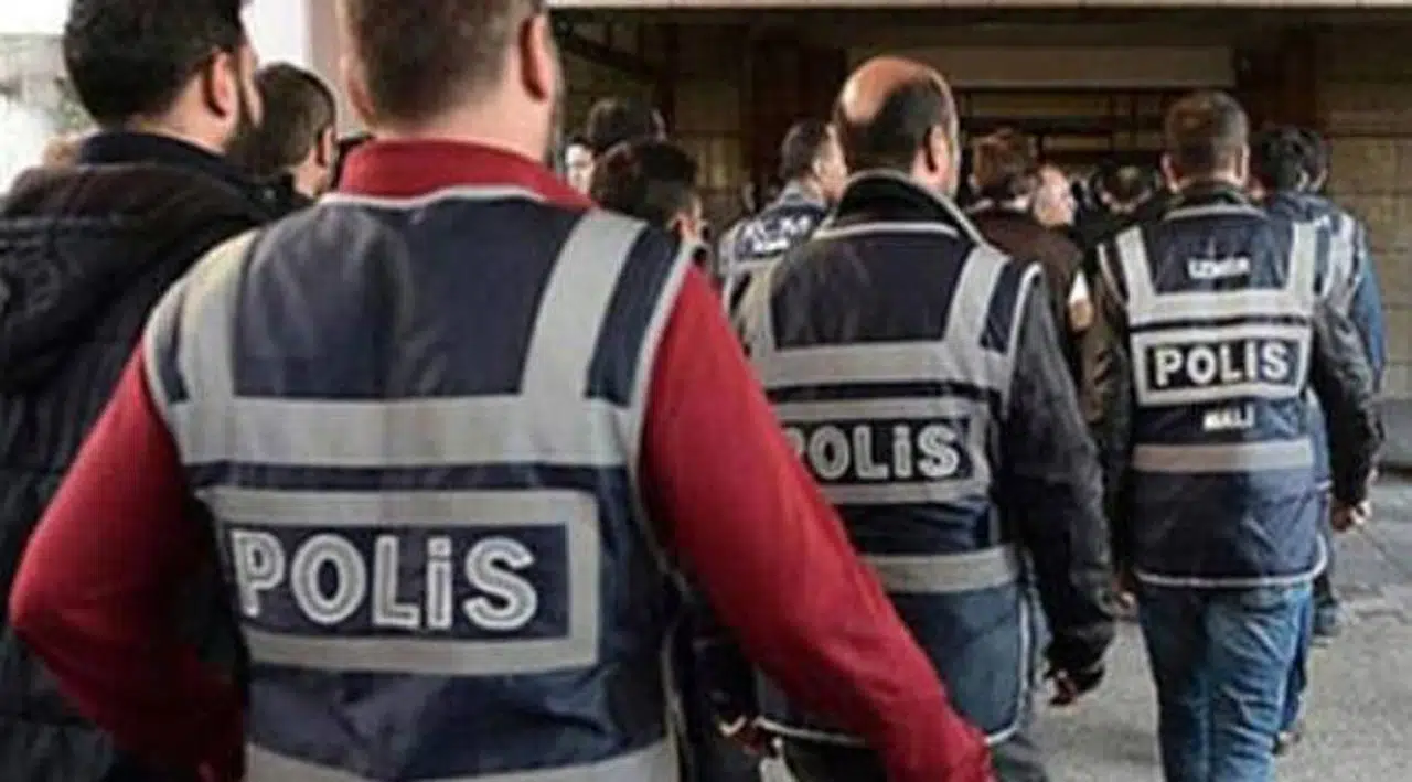 3 bakanlıkta FETÖ operasyonunda 25 gözaltı