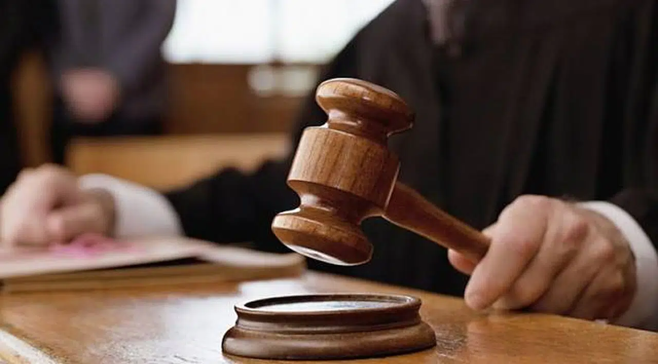 Eşinin üzerine tuz ruhu döken koca hakkında karar