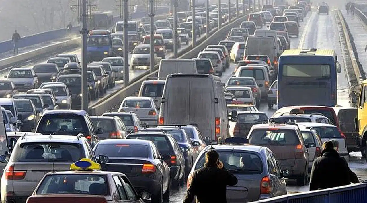Hava kirliliği ve taşıt gürültüsü kalp krizi riskini artırıyor