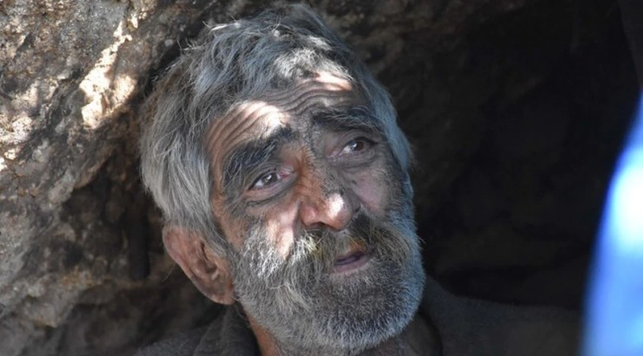 40 yıldır mağarada yaşıyor, geçmişini saklıyor!