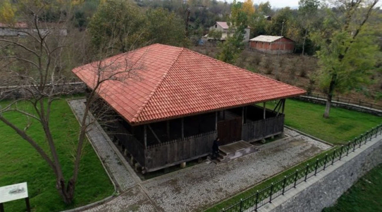 650 yıllık çivisiz cami hem ibadete hem turizme kazandırıldı