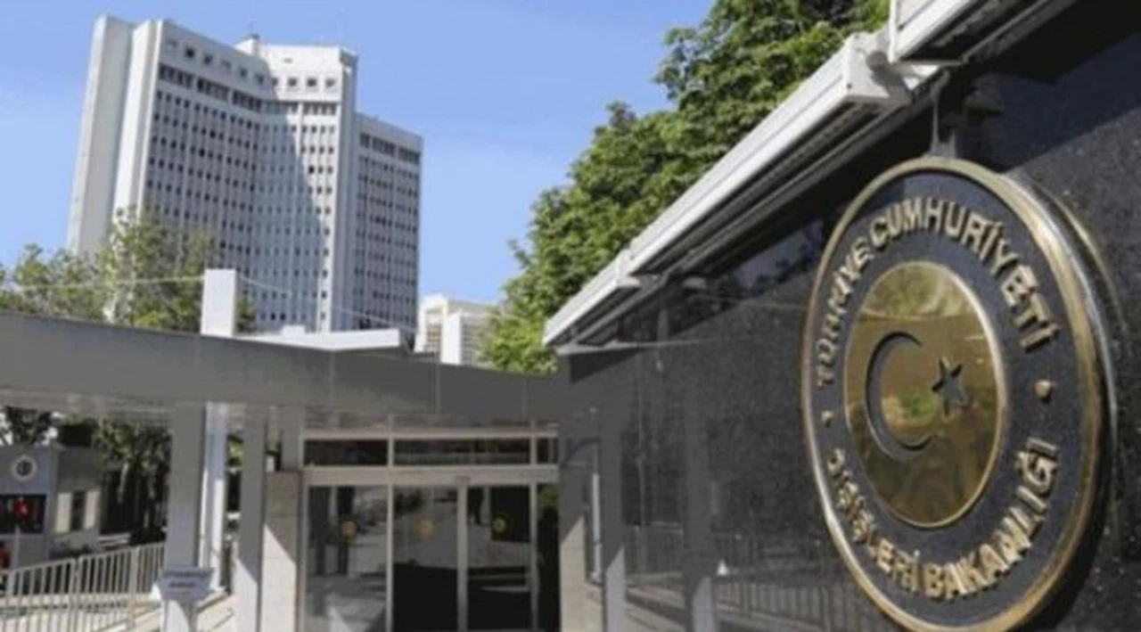 Dışişleri: Eşzamanlı olarak serbest bırakıldılar