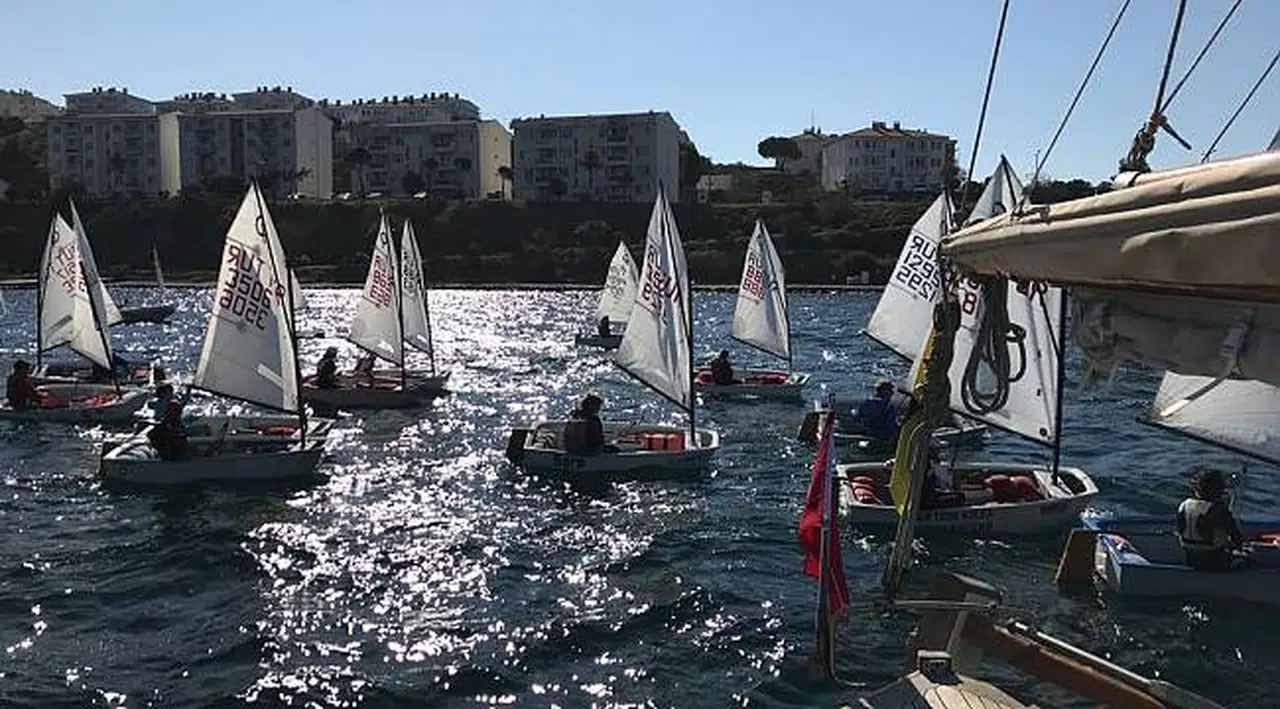 FOÇA RÜZGÂRI’NDA YARIŞTILAR