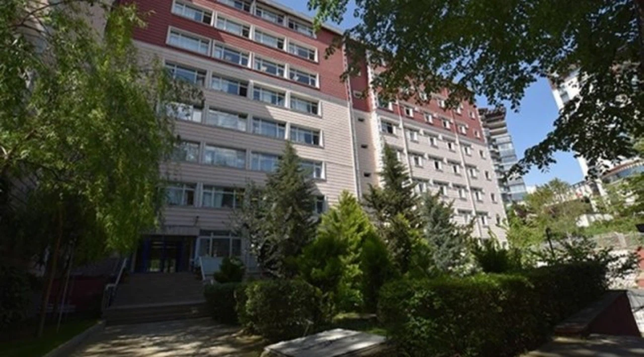 Ünlü yurt yıkılıyor!