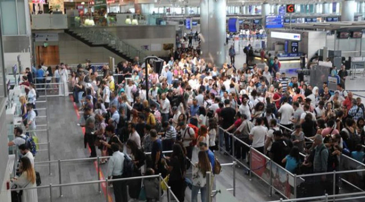 Havalimanlarında dış hat yolcu başına güvenlik ücreti alınacak