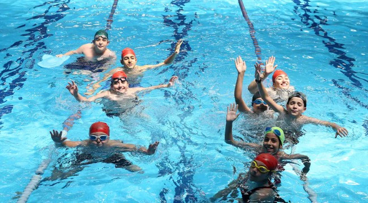 Karşıyaka’nın yüzme havuzu çok sevildi