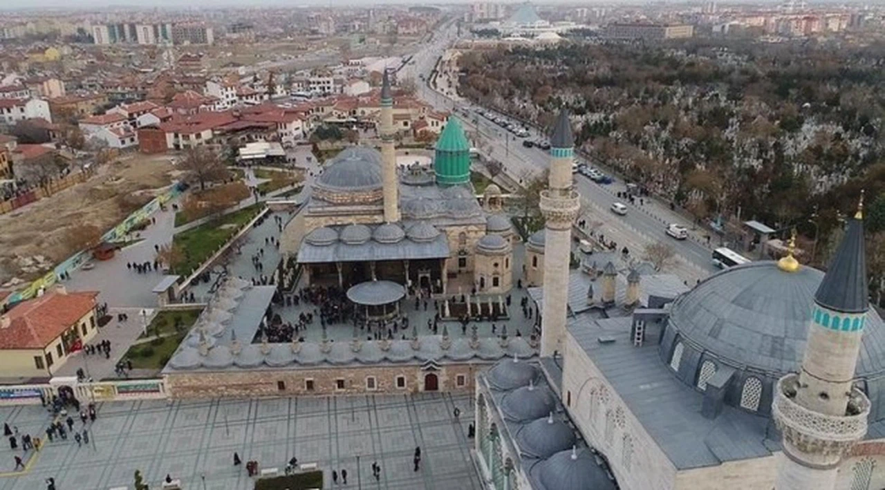 Rumi'nin insanlığa açık kapısı; Mevlana Müzesi