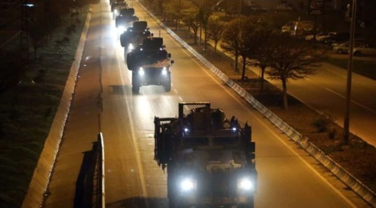 Suriye sınırına askeri sevkiyat: Konvoy Elbeyli'ye ulaştı